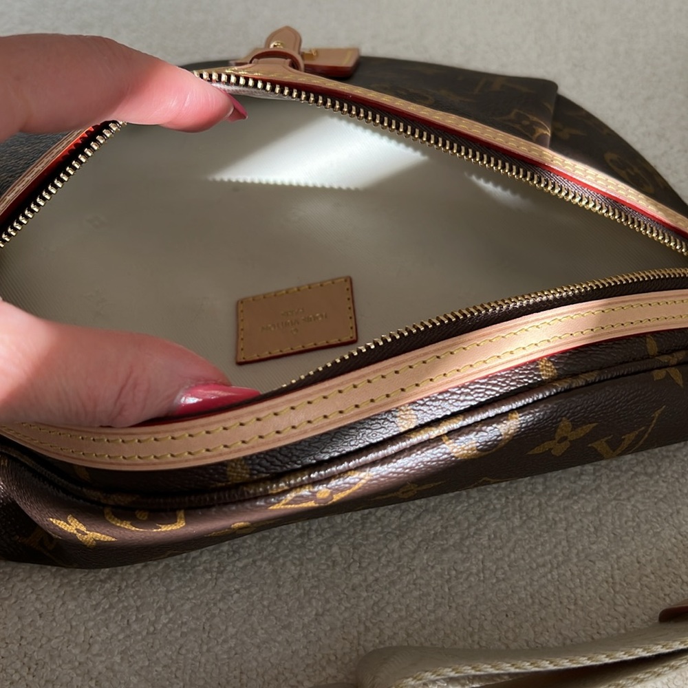 ❌SOLD❌LV High Rise Bumbag Full Set - Picture 2 of 8
